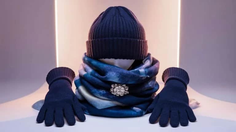 Jaki kolor czapki do niebieskiej kurtki? Odkryj najlepsze połączenia