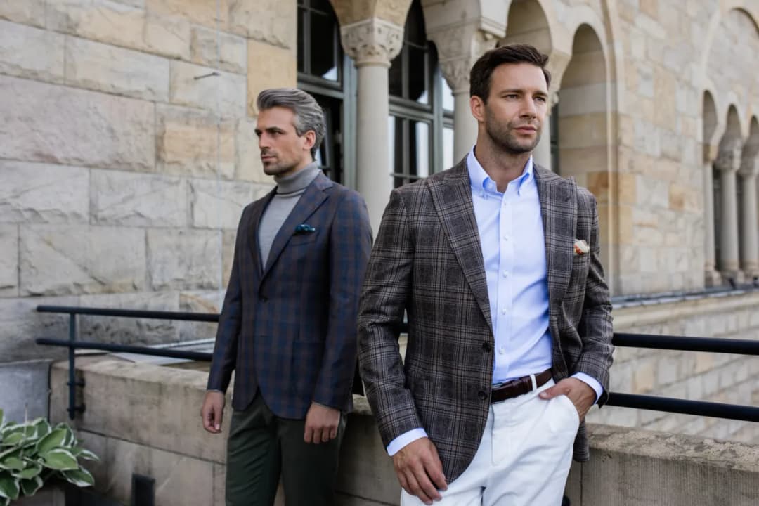 Jaki krawat do marynarki w kratę – unikaj modowych wpadek