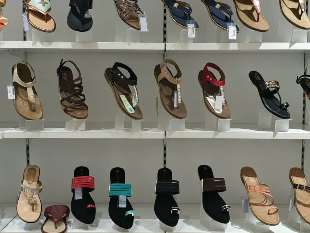 Minelli buty co to za firma? Poznaj tajemnice tej marki obuwniczej