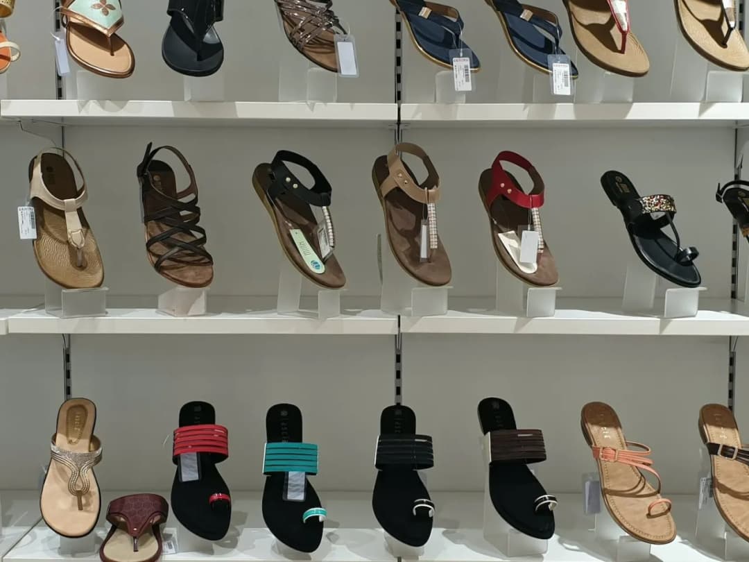 Minelli buty co to za firma? Poznaj tajemnice tej marki obuwniczej