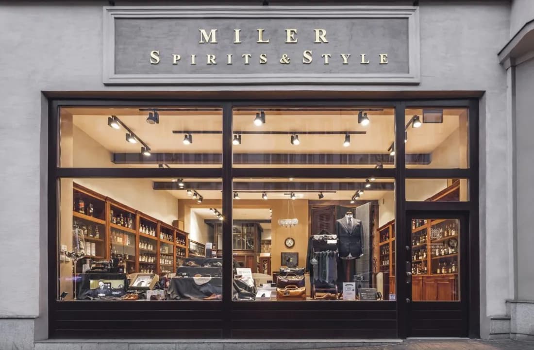 Jakie kolory skarpetek do granatowego garnituru najlepiej wybrać?